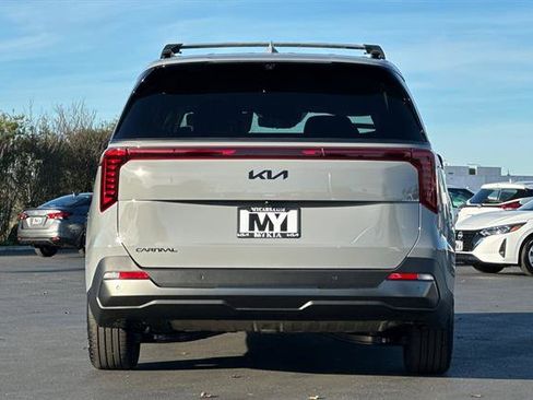 New 2025 Kia Carnival SX Prestige image 5