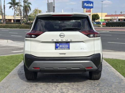 Used 2023 Nissan Rogue SV image 5
