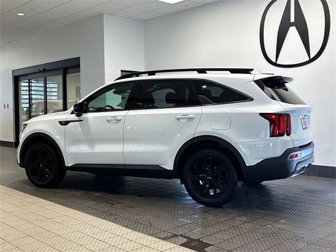 Used 2023 Kia Sorento S image 4
