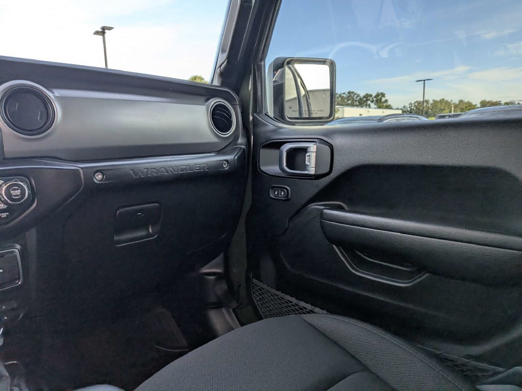 Used 2023 Jeep Wrangler Unlimited Sport w/ Sun And Sound Package AWD/4WD image 17