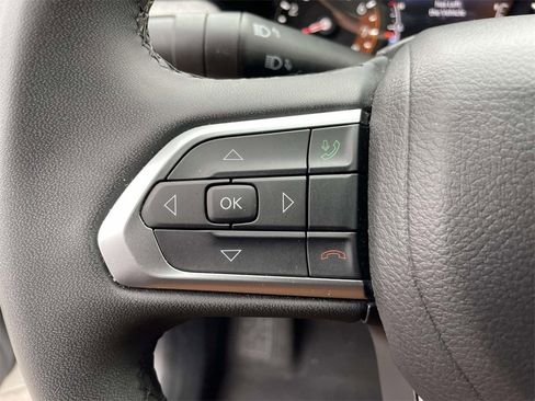 Used 2024 Jeep Compass Latitude image 20