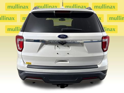 Used 2019 Ford Explorer XLT w/ Equipment Group 202A image 8