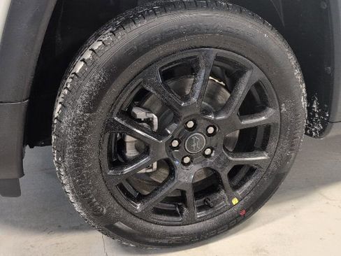 New 2026 Jeep Compass Latitude image 9