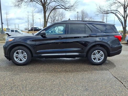Used 2024 Ford Explorer XLT w/ Equipment Group 202A image 2