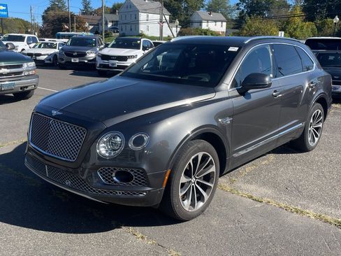 Used 2018 Bentley Bentayga W12 image 2