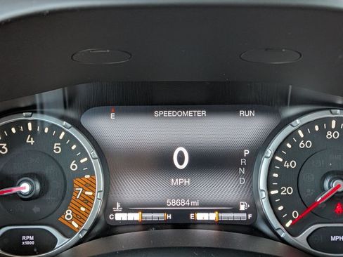 Used 2019 Jeep Renegade Limited w/ Quick Order Package 22P AWD/4WD image 10