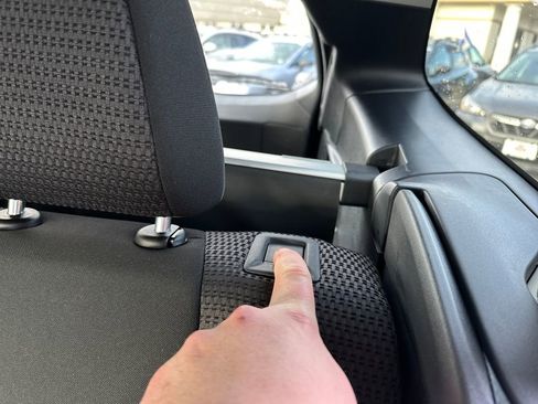 Certified 2025 Subaru Outback Premium image 33