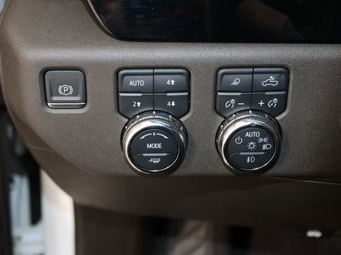 Used 2023 GMC Sierra 1500 SLT image 45