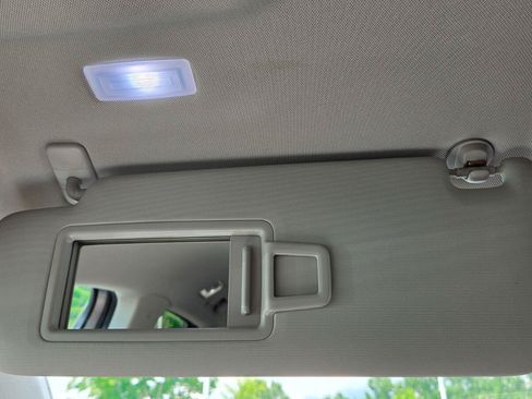 Certified 2023 Volkswagen Taos SE w/ Panoramic Sunroof Package FWD image 39