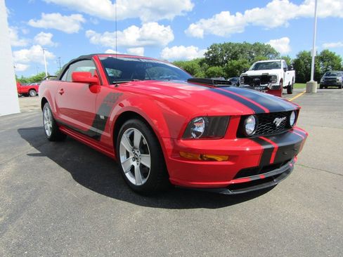 Used 2006 Ford Mustang GT RWD image 38