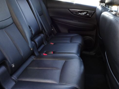 Used 2017 Nissan Rogue SL w/ SL Premium Package image 14