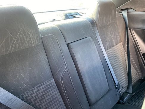 Used 2019 Dodge Challenger SXT image 12