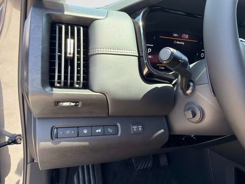 New 2026 Nissan Pathfinder Platinum w/ Accent Package AWD/4WD image 32