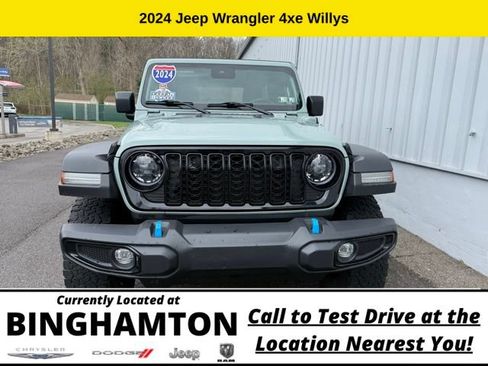 Used 2024 Jeep Wrangler Unlimited AWD/4WD image 3