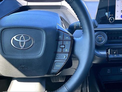 Used 2024 Toyota Prius XLE FWD image 24