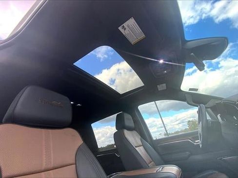 Used 2024 Chevrolet Silverado 2500 High Country w/ High Country Premium Package image 21