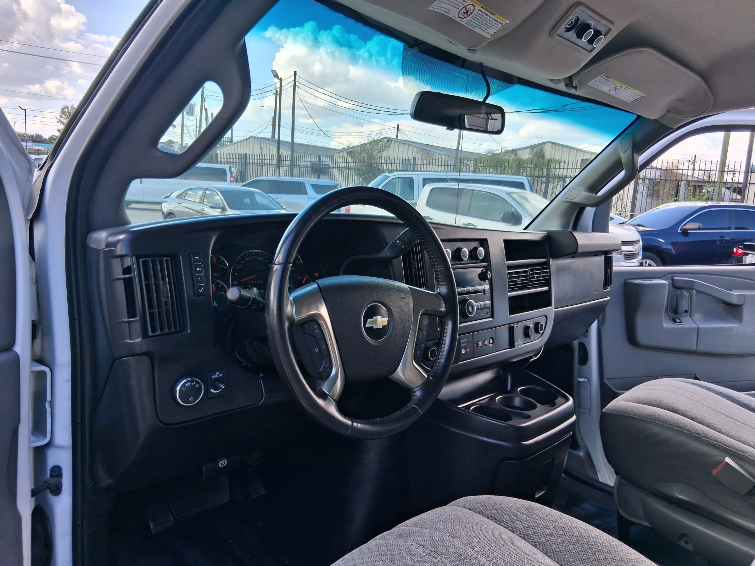 Used 2017 Chevrolet Express 2500 LS RWD image 23