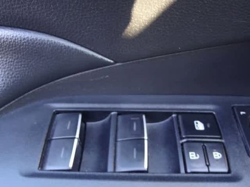 Used 2022 Toyota RAV4 XLE image 19