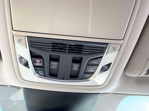 Used 2024 Acura MDX SH-AWD w/ Advance Package image 31