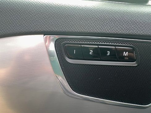 Used 2016 Volvo XC90 T6 Momentum w/ Vision Package image 19