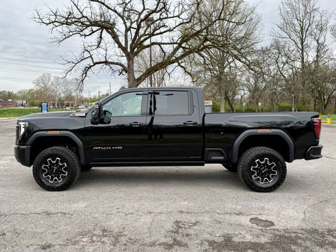 Used 2026 GMC Sierra 2500 AT4X image 7