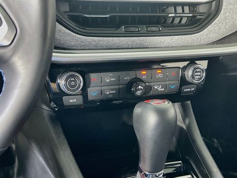 Used 2022 Jeep Compass Latitude w/ Convenience Group AWD/4WD image 15