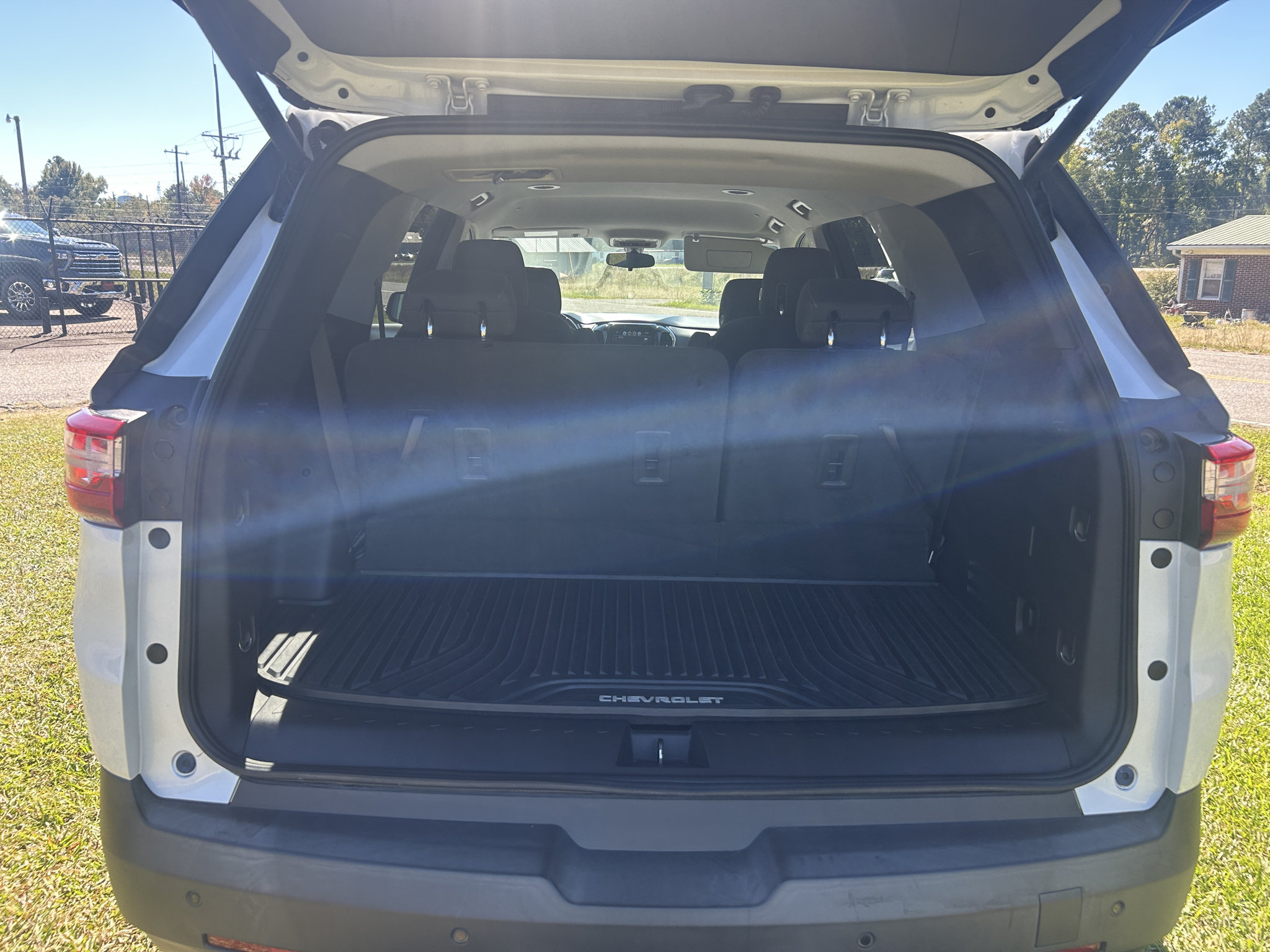 Used 2018 Chevrolet Traverse LT FWD image 27