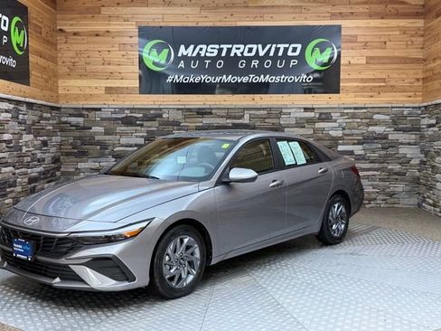 Certified 2024 Hyundai Elantra SEL FWD image 5