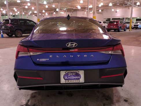 Certified 2024 Hyundai Elantra SEL w/ Convenience Package FWD image 5