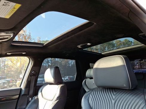 Used 2023 Hyundai Palisade Calligraphy image 19