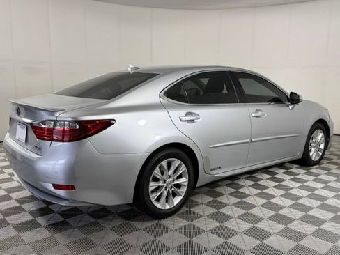 Used 2013 Lexus ES 300h w/ Luxury Pkg FWD image 8