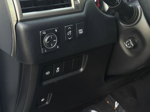 Used 2014 Lexus GX 460 image 25