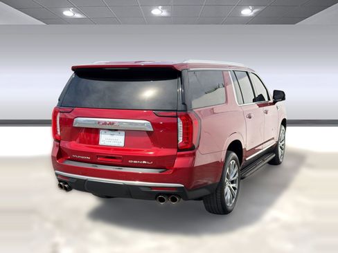 Used 2024 GMC Yukon XL Denali w/ Advanced Technology Package image 9
