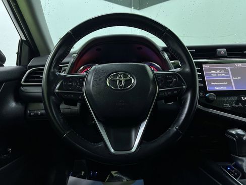 Used 2020 Toyota Camry XSE FWD image 19