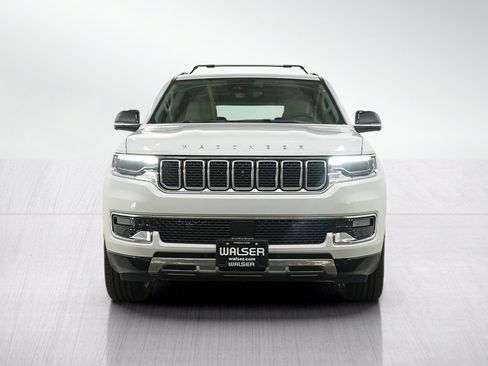 Used 2024 Jeep Wagoneer L Series III w/ Premium Group I AWD/4WD image 8
