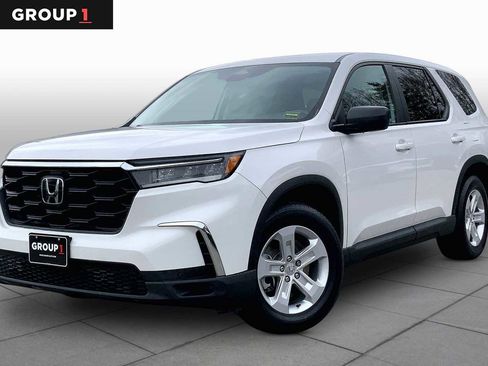 Used 2023 Honda Pilot LX image 1