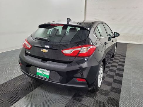 Used 2017 Chevrolet Cruze LT w/ Convenience Package FWD image 9
