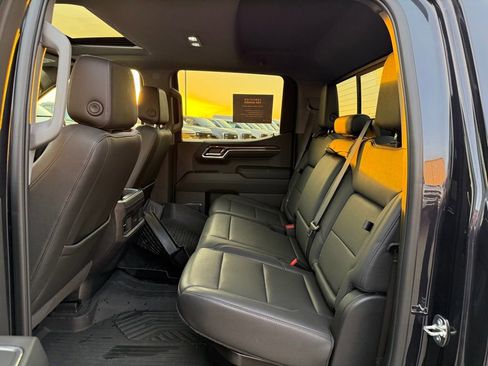 Used 2024 Chevrolet Silverado 1500 LT Trail Boss w/ LT Trail Boss Premium Package image 12