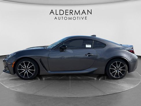 Used 2023 Toyota GR86 RWD image 2