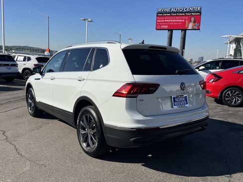 Certified 2022 Volkswagen Tiguan SE image 3