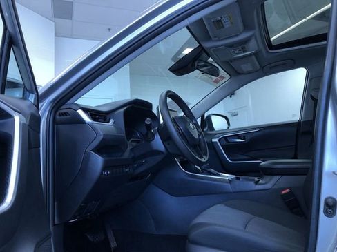 Certified 2025 Toyota RAV4 XLE w/ Convenience Package AWD/4WD image 10