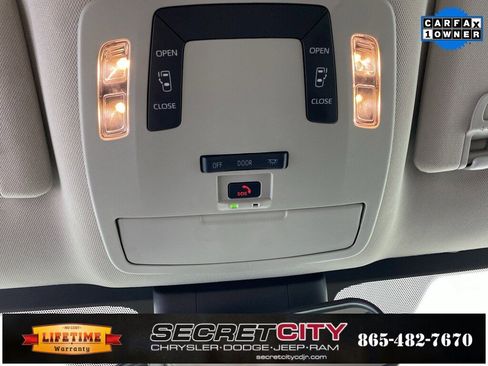 Used 2024 Toyota Sienna LE image 19