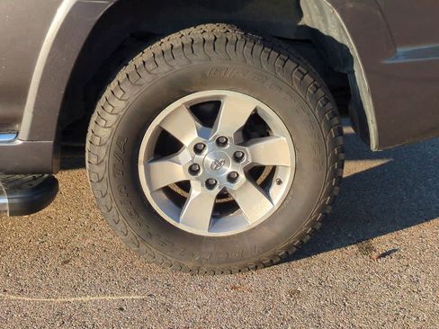 Used 2011 Toyota 4Runner SR5 image 13