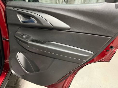 Used 2023 Chevrolet TrailBlazer LT w/ Convenience Package image 11