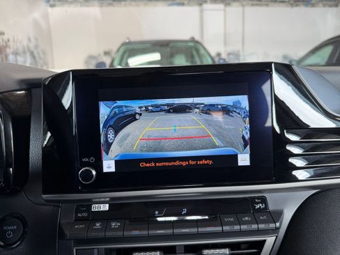 Used 2025 Toyota Camry LE image 17