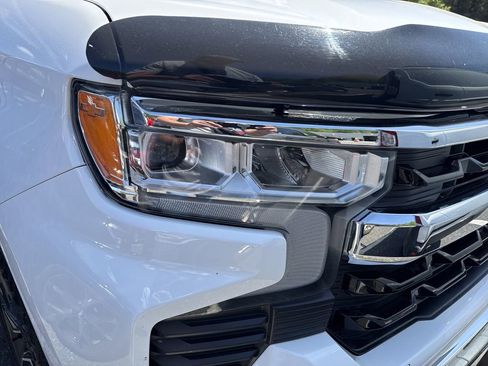 Used 2023 Chevrolet Silverado 1500 LT image 3