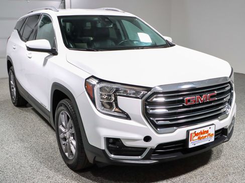 Used 2024 GMC Terrain SLT AWD/4WD image 5