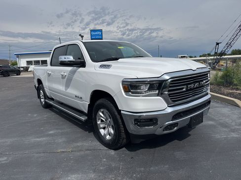 Used 2023 RAM 1500 Laramie AWD/4WD image 3