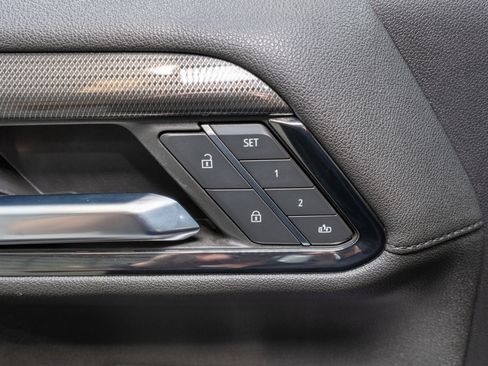 Used 2024 GMC Sierra 2500 AT4 w/ AT4 Premium Plus Package image 16