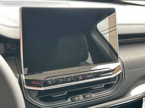 New 2026 Jeep Compass Limited image 7